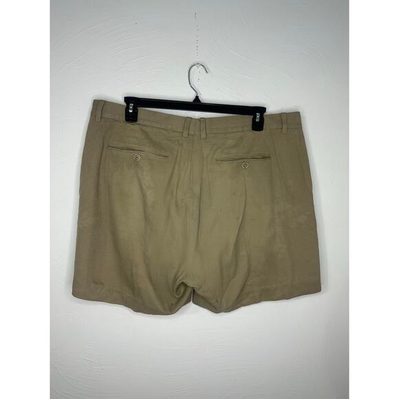 Tommy Bahama 100% Silk Pleated Khaki Shorts Men's Size 42 Big - Picture 2 of 5
